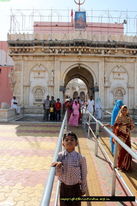 karni mata temple in bikaner Rajasthan, drive directions, travel planner, car trip planne